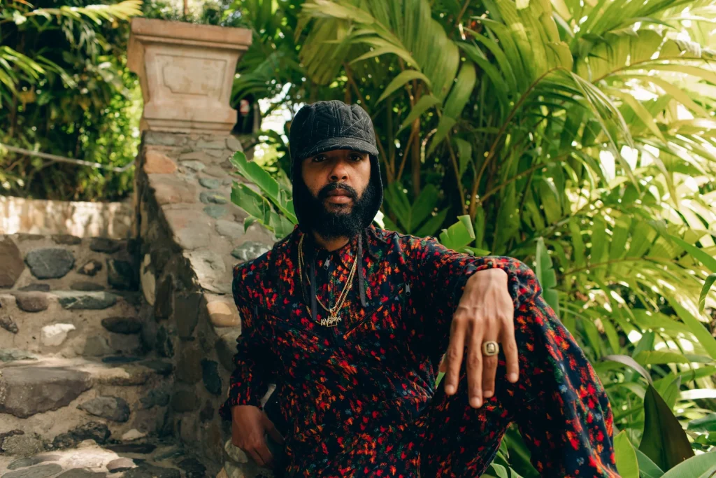 Protoje unter Palmen 